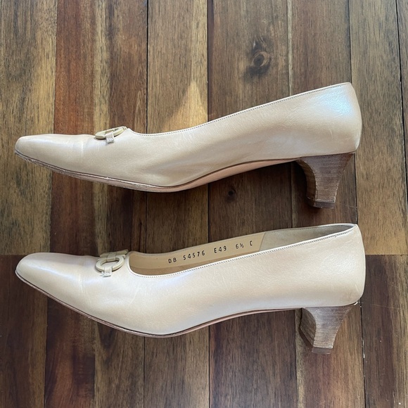 Salvatore Ferragamo heels - Picture 5 of 13